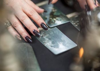 Tips to Help You Choose the Perfect Tarot Deck