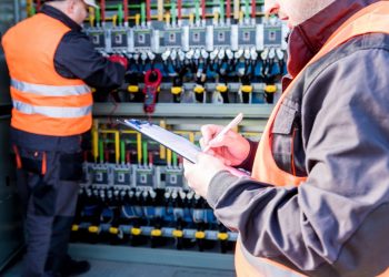 The Benefits of Hiring a Professional Electrician for Your Electrical Needs