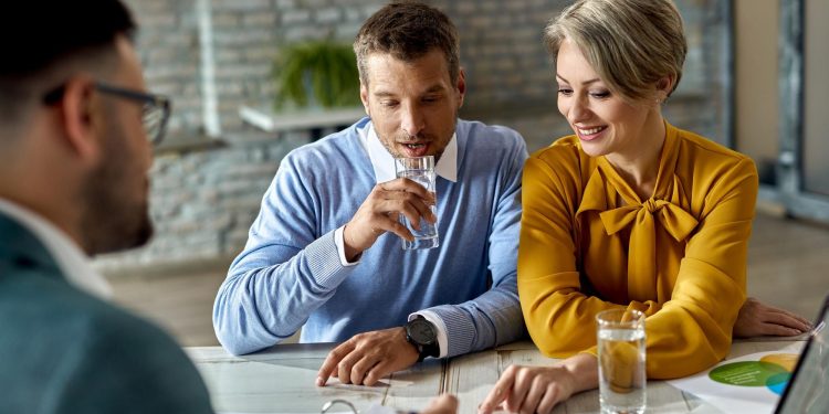 The Role of Specialist Mortgage Brokers in Bad Credit Mortgages: A Comprehensive Guide