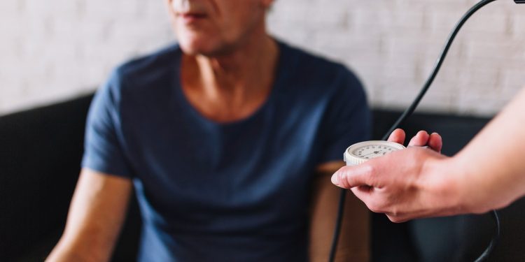 Managing Hypertension: How Internal Medicine Doctors Play a Crucial Role in Blood Pressure Control