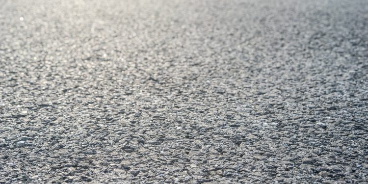Understanding the Differences Between Concrete and Asphalt for Your Paving Needs