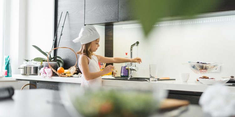 Benefits of Using Glass Splashbacks in Kitchens