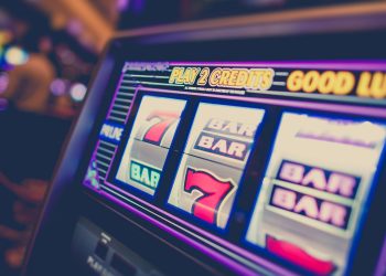 How to Play Smartly to Win Playing Gacor Slots