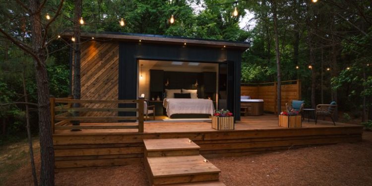 How Resort Hotels Guntersville, AL Make A Couple’s Vacation Stress-Free and Fun