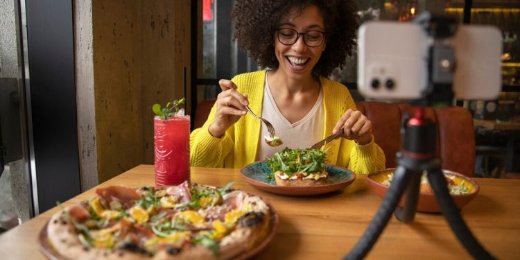 吃瓜头条/揭秘娱乐圈猛料，实时吃瓜尽在http://cgtt.tv/